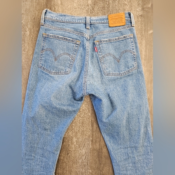 Levi's Premium Wedgie Jeans Distressed Knee‎ Size 27 - Picture 10 of 12